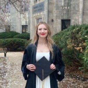 Meet your Posher, Caylin